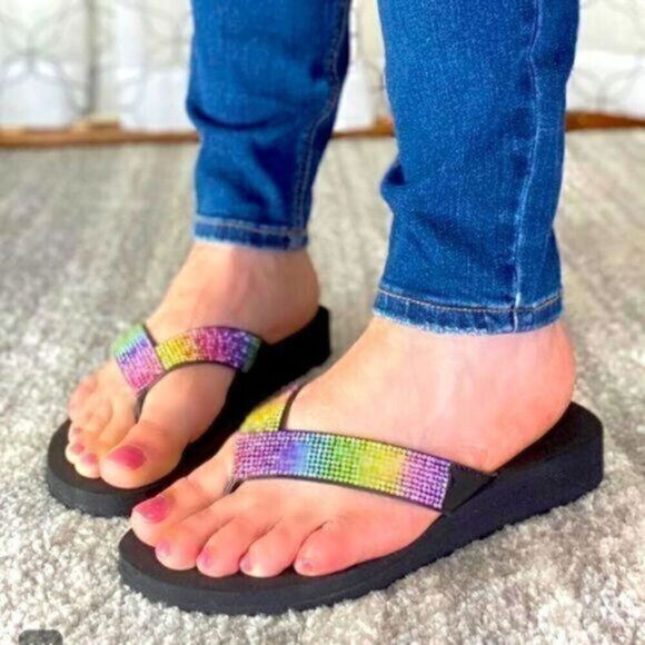 NWOT - Jynx Over the Rainbow Flip Flop Sandals - Size 6 - Picture 1 of 4